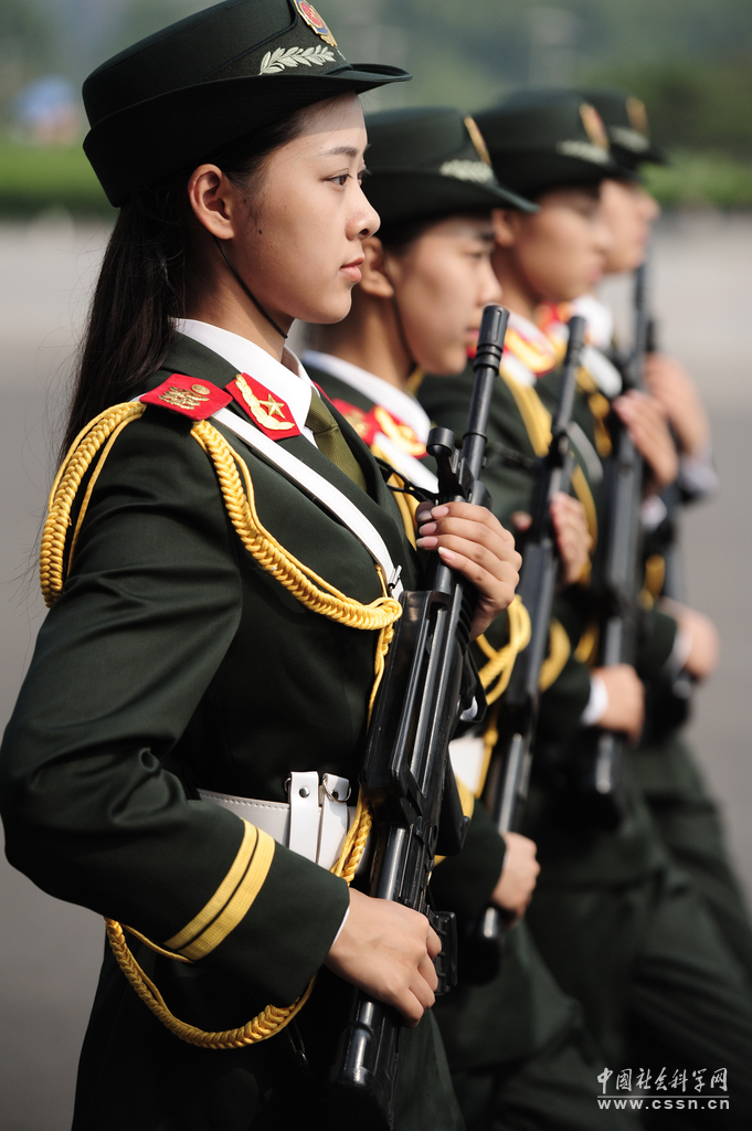 高校女子仪仗队图片