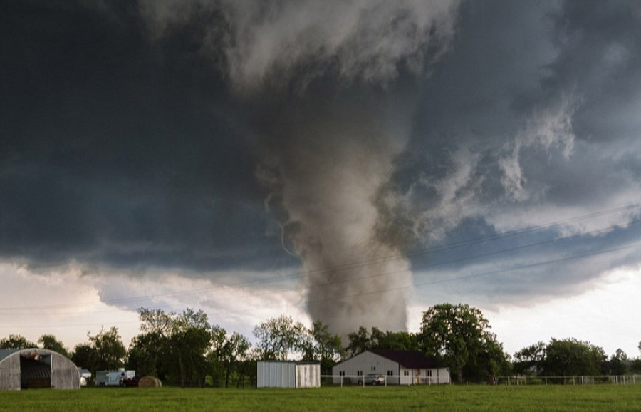 厉害了美国追风夫妇1年拍到30多场龙卷风