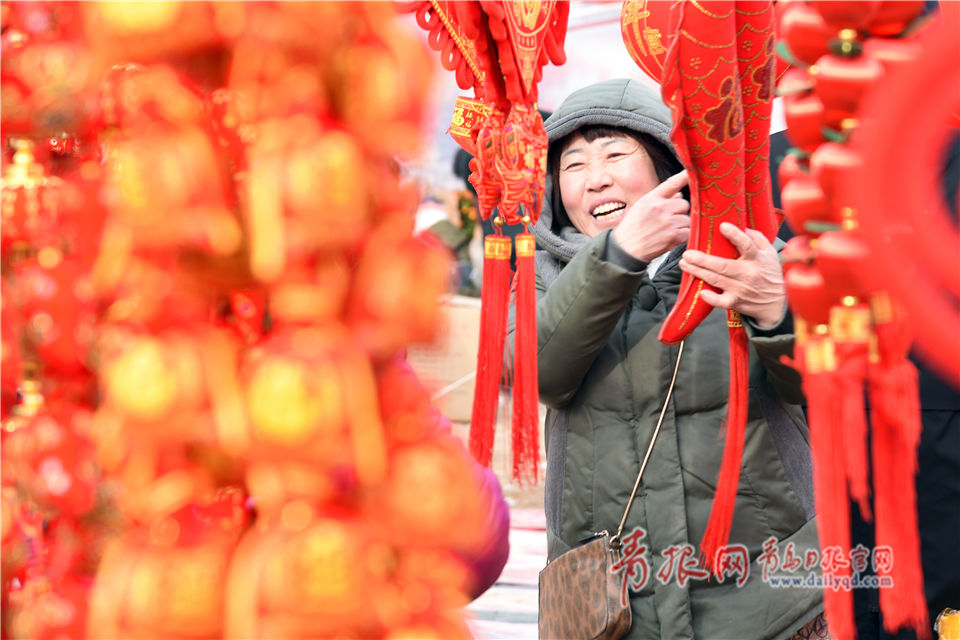 传统集市人声鼎沸 河套大集年味儿浓