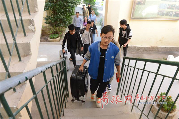 开学了!青岛园林学校陇南学子到校报到