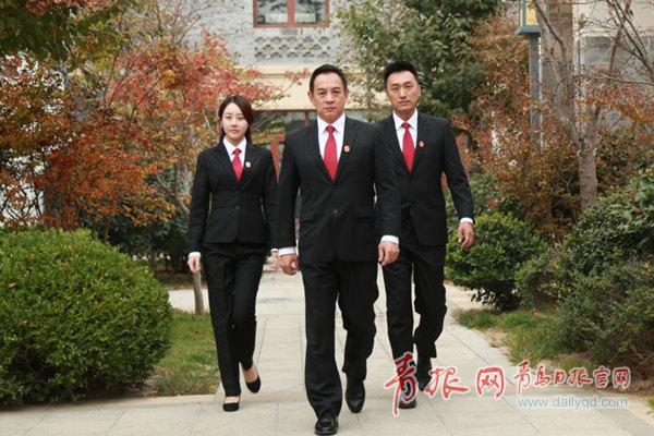 最高人民法院影视中心拍摄特别追踪青岛首映