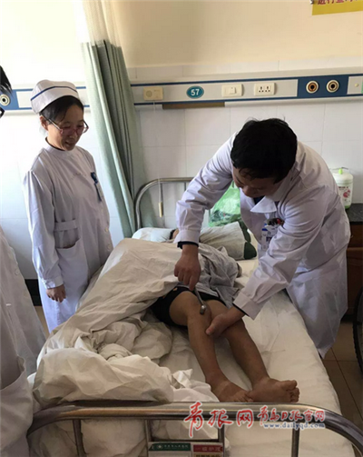 上午9点手术正式开始,一场惊心动魄的战斗打响了,施学东教授亲自主刀